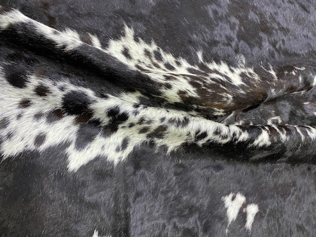 SALT & PEPPER COWHIDE RUG - 42 Sqft